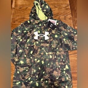 New with tags!!! Under Armour Green and Brown Camo Pullover Hoodie Youth Large
